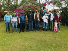 Consejo de administración  en visita a predios